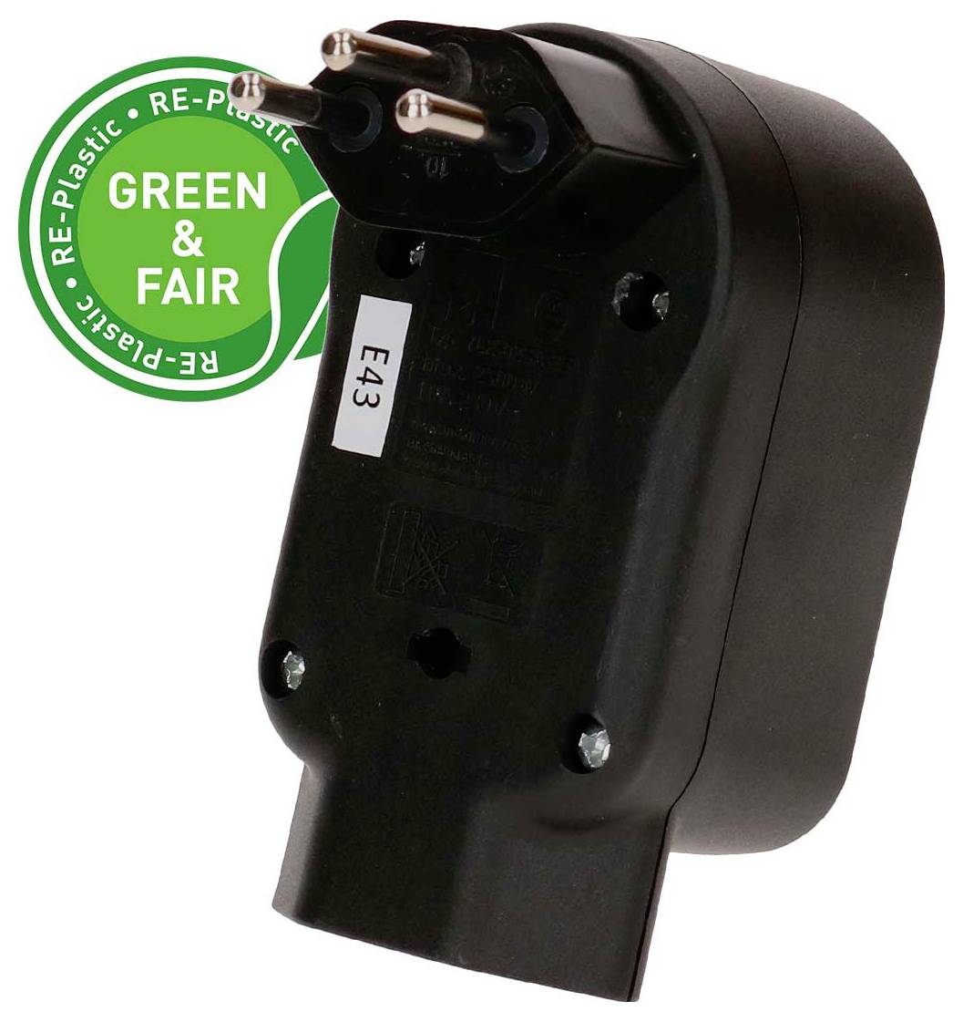 Adaptateur de prise électrique noir avec deux broches rondes, étiqueté E43, présenté à côté d'un badge en plastique recyclé vert « GREEN & FAIR ».