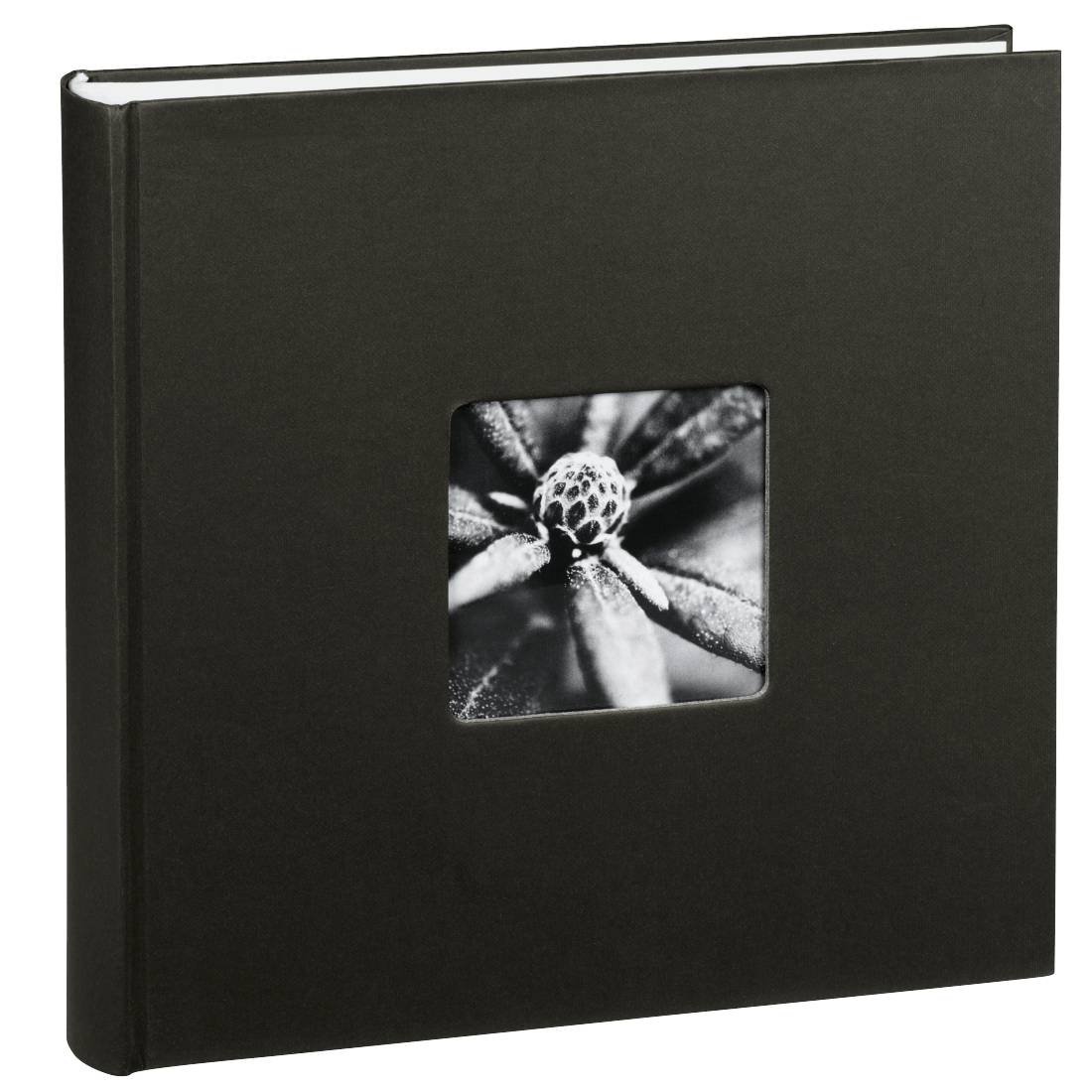 Album photo relié noir avec une petite image carrée de fleur en noir et blanc sur la couverture avant.