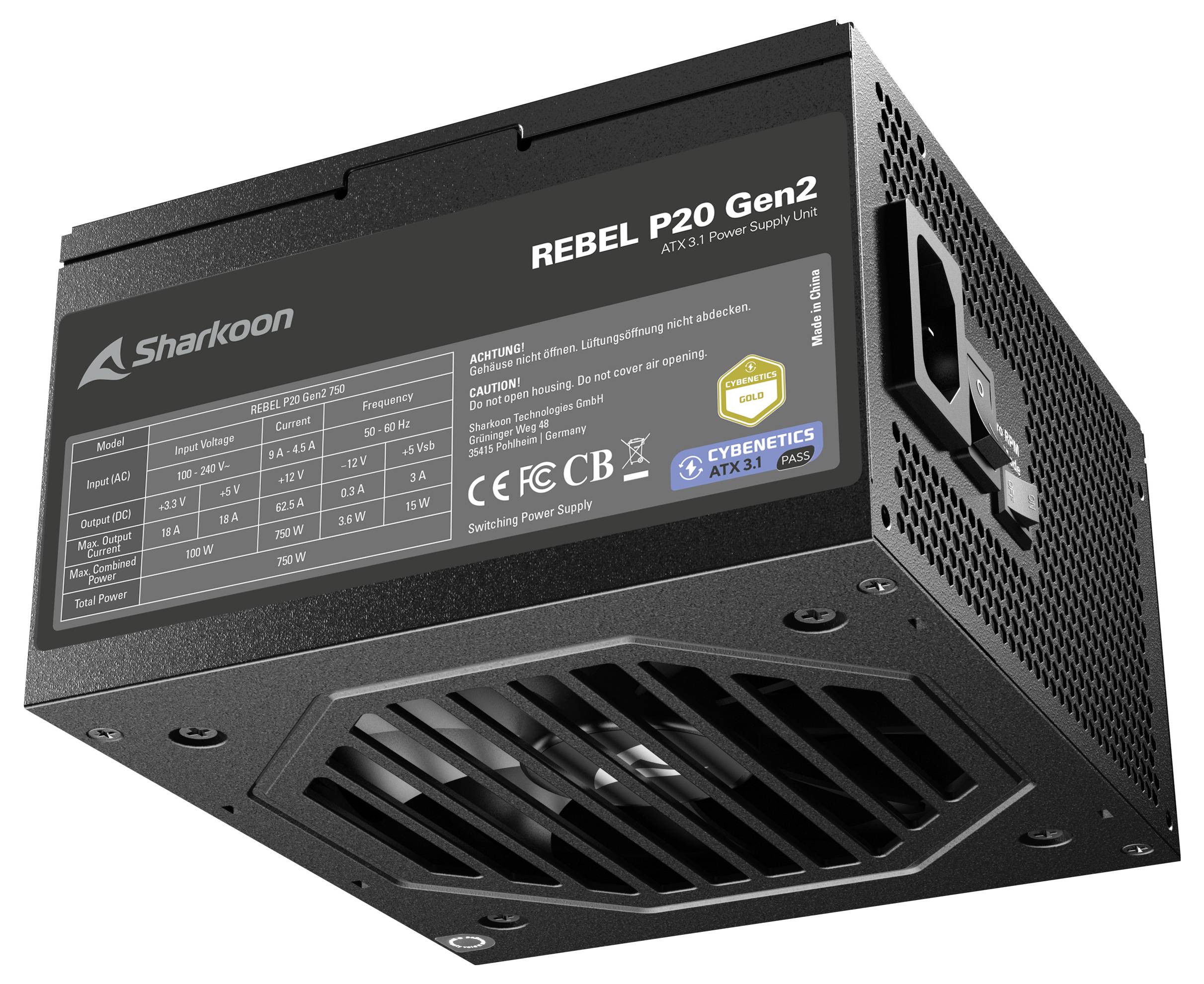 Unité d'alimentation ATX Sharkoon Rebel P20 Gen2 noire présentée en vue trois-quarts, avec grille de ventilateur aérée et panneau latéral étiqueté.