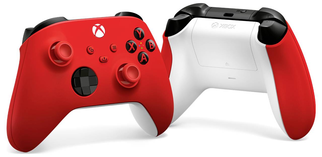 Manette Xbox rouge présentée de face et de dos, avec des bordures noires et blanches et des joysticks/boutons visibles sur un fond blanc.