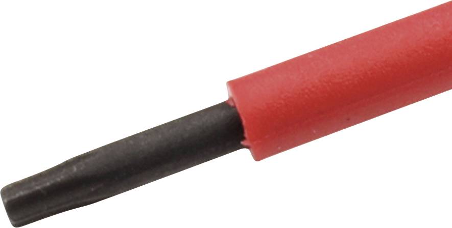 Gros plan d'un câble électrique rouge avec un fil intérieur noir exposé à partir de l'extrémité coupée.