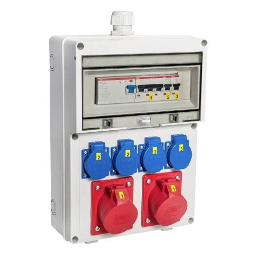 Boîte de distribution électrique avec disjoncteurs et plusieurs prises de courant industrielles rouges et bleues sur le panneau avant.