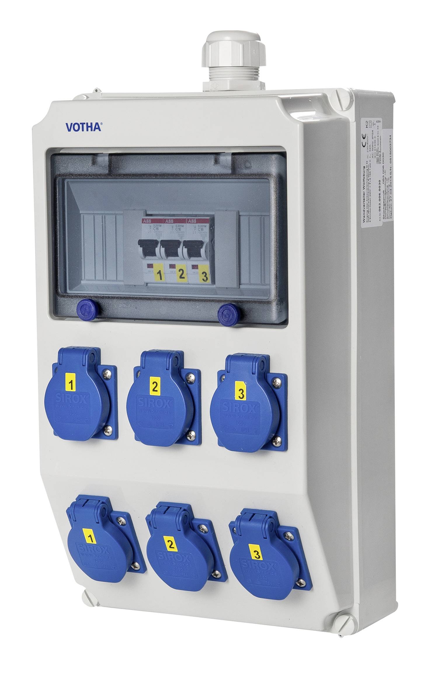 Boîte de distribution électrique VOTHA blanche avec fenêtre transparente, six prises bleues numérotées et passe-câble supérieur pour les connexions d'alimentation.