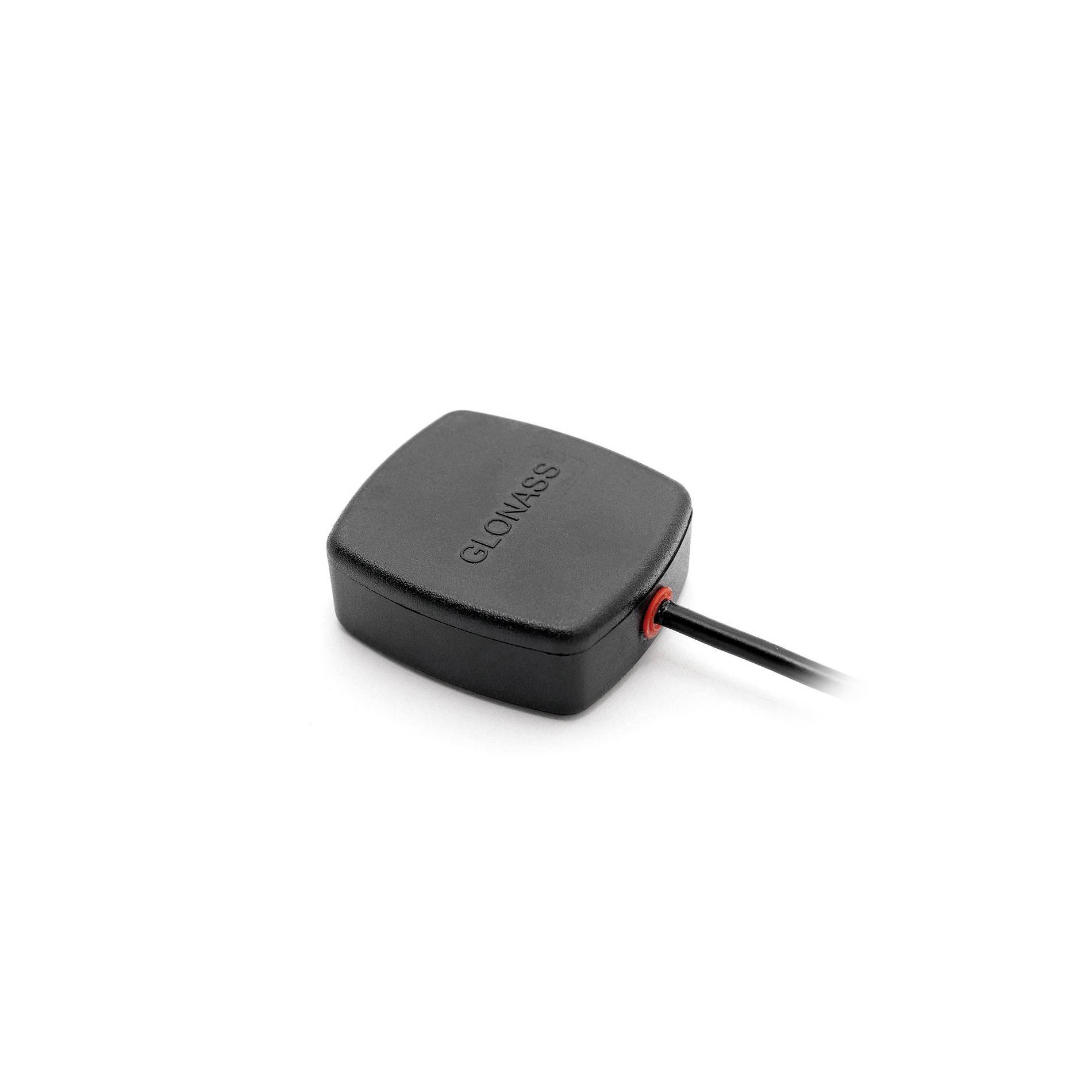 Antenne GNSS/GPS carrée noire en forme de disque avec câble attaché, présentée sur fond blanc.