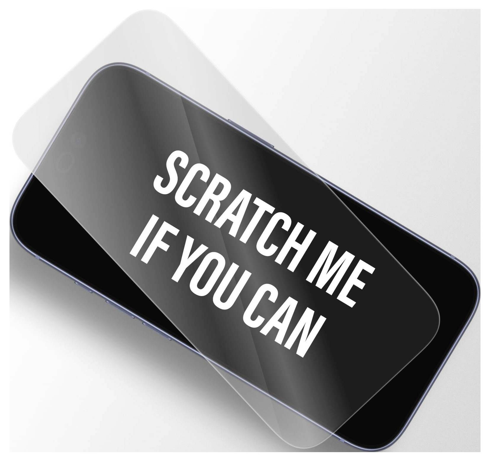 Un smartphone incliné avec un film à gratter sur son écran affichant 'GRATTE-MOI SI TU PEUX' en texte blanc en gras.