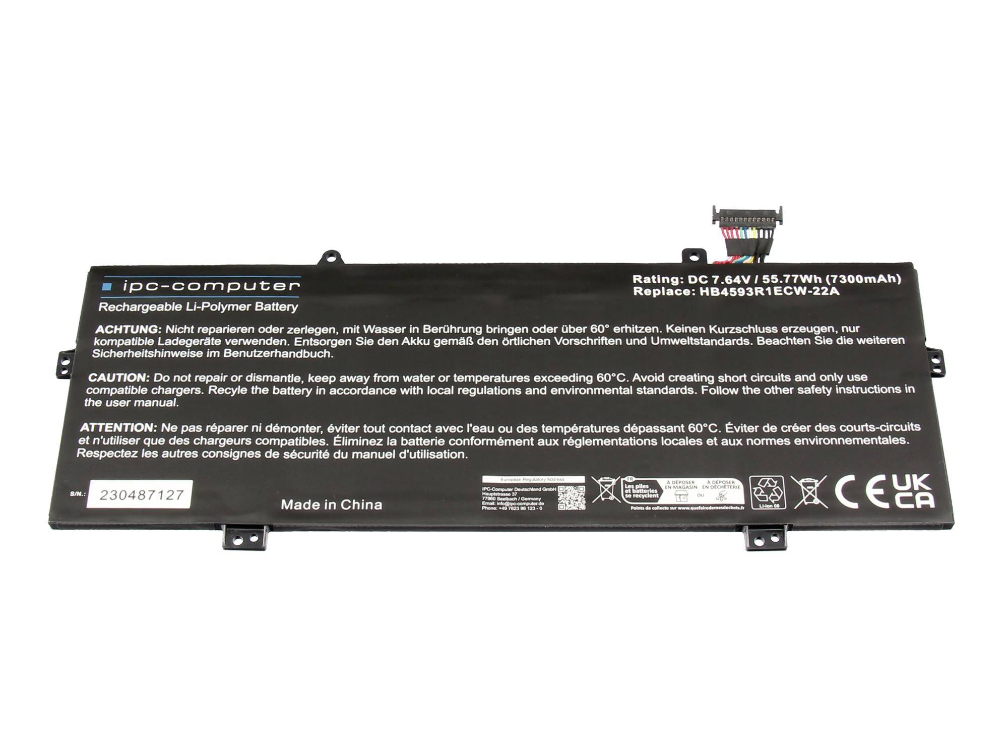 Batterie de portable avec connecteur, étiqueté avec une tension nominale en continu de 7,6 V et une puissance de 55,77 Wh, et un texte d'avertissement sur un boîtier noir.