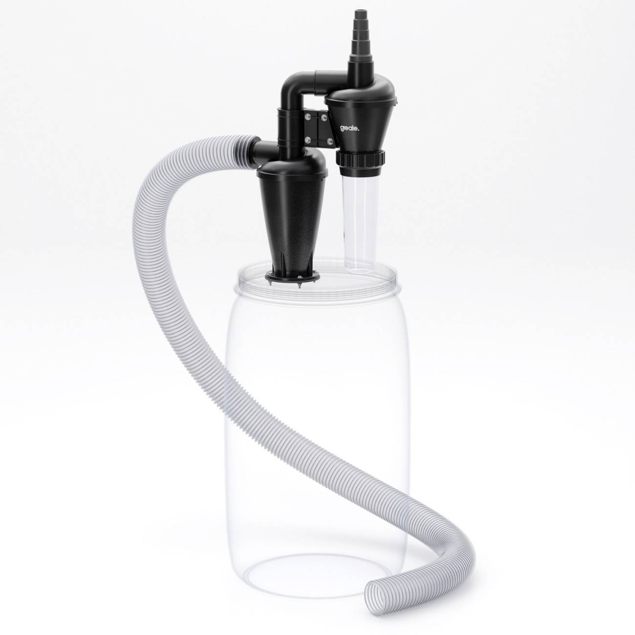 Accessoire de cyclone noir pour aspirateur monté sur un récipient transparent avec un tuyau gris, présenté sur un fond blanc.