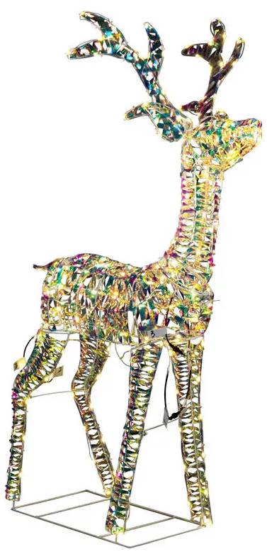 Une sculpture de cerf aux couleurs vives de style mosaïque avec des bois, debout sur un simple cadre métallique sur un fond blanc.