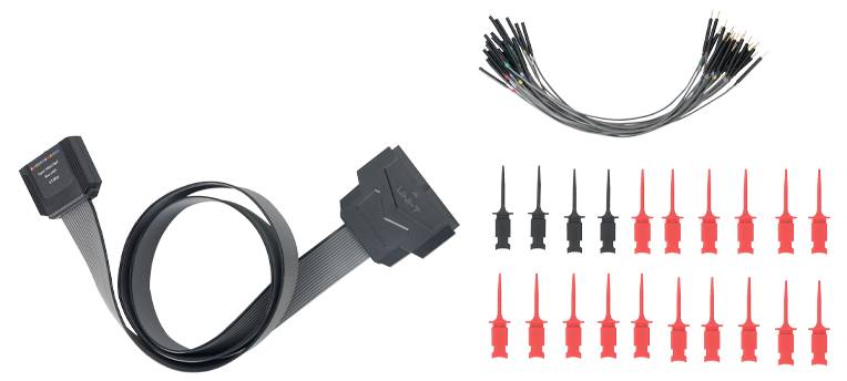 Câble diviseur d'alimentation SATA avec un connecteur à chaque extrémité, présenté avec un ensemble de broches ou bornes d'adaptateur noires et rouges.