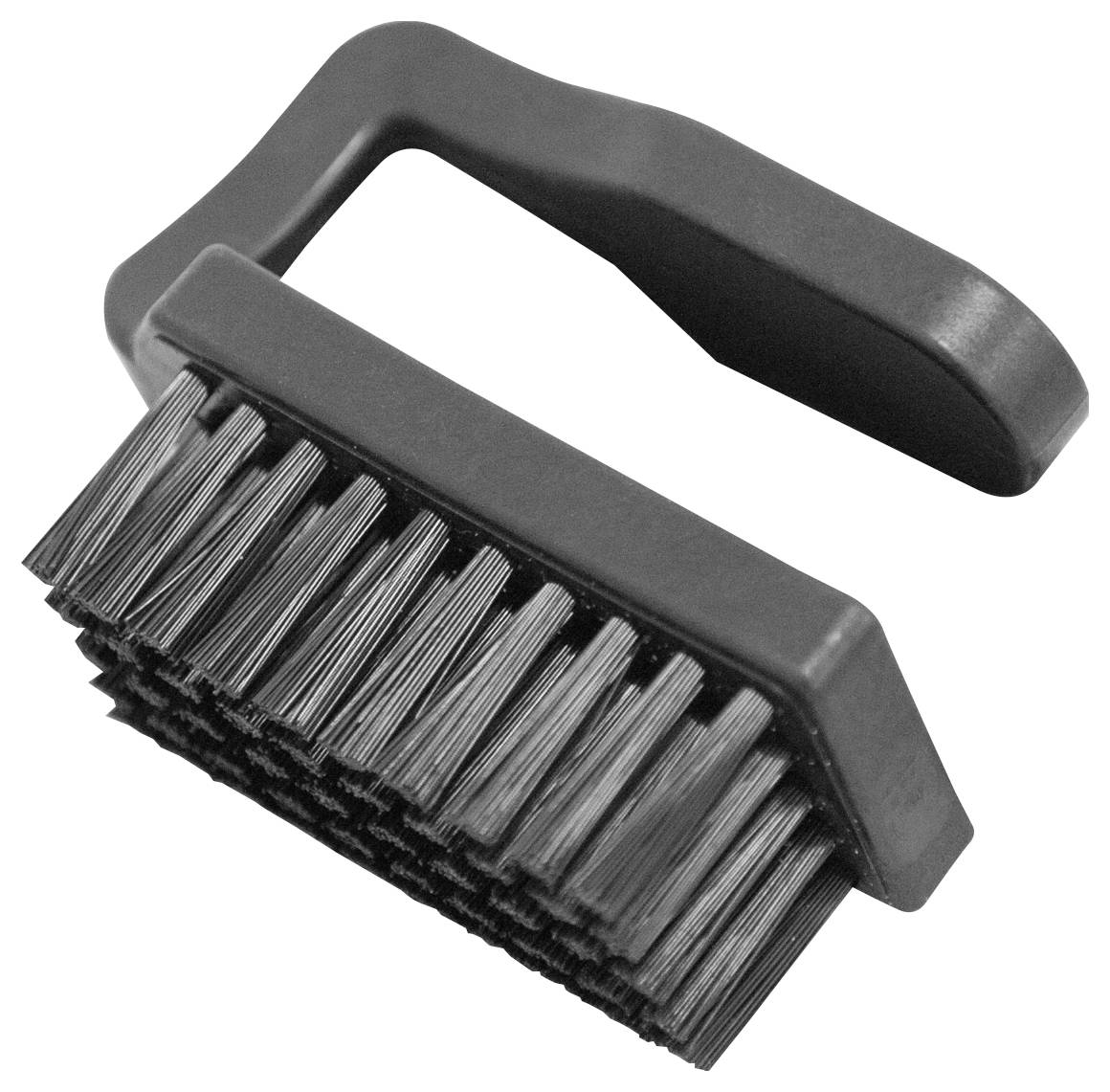 Brosse de nettoyage portable noire avec des poils rigides et une poignée en plastique courbe, présentée sur un fond blanc.