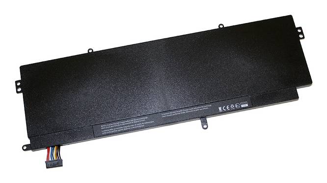 Batterie pour ordinateur portable noire de forme rectangulaire avec connecteur et pattes de fixation sur fond blanc.