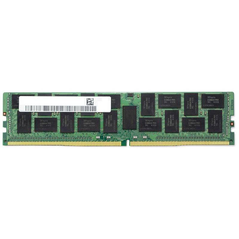 Un module de mémoire RAM d'ordinateur sur fond blanc, présenté horizontalement avec des connecteurs de bordure dorés et une étiquette de code-barres.