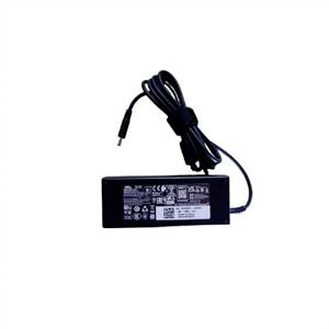 Adaptateur d'alimentation pour ordinateur portable noir avec cordon attaché et connecteur cylindrique sur fond blanc.