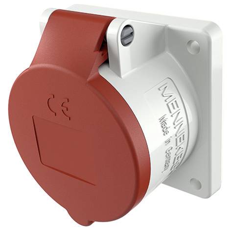 Prise électrique industrielle rouge avec cache de protection articulé montée sur une plaque blanche.