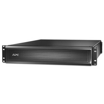 Un onduleur noir en rack, portant le logo 'APC' sur la façade, adapté aux salles de serveurs ou aux infrastructures informatiques.