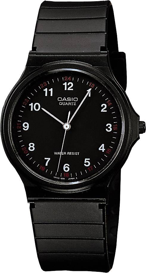Montre-bracelet noire avec un cadran noir, des repères horaires blancs et des chiffres rouges pour l'affichage des 24 heures.