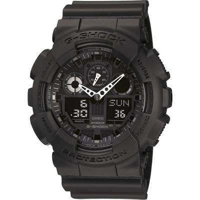 Une montre numérique G-Shock noire avec plusieurs affichages et boutons, montrant l'heure, la date et différentes fonctions.