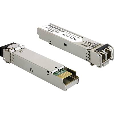 Deux modules de transceiver optiques dans un boîtier métallique, utilisés pour la transmission de données dans des équipements réseau.