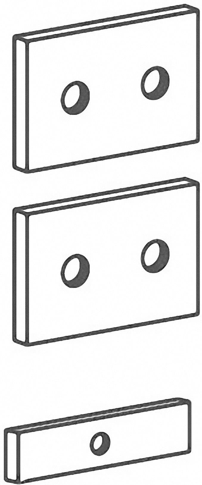Trois plaques rectangulaires en métal de différentes tailles, chacune percée de deux trous, disposées verticalement les unes sur les autres.