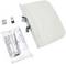 Kit d'installation d'antenne avec panneau blanc, support et accessoires, comprenant le matériel de fixation.