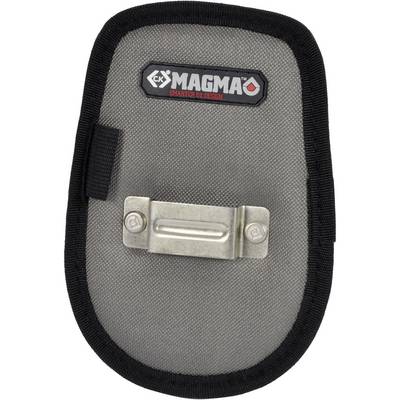 Un sac gris ovale avec une agrafe métallique et un bord noir, portant le logo 'CK Magma' sur le dessus.
