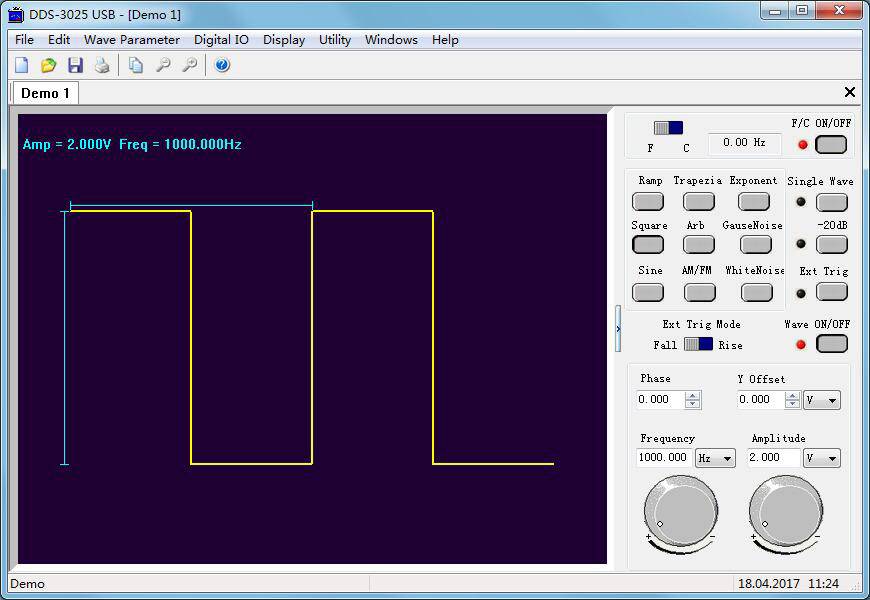 Écran d'oscilloscope avec une forme d'onde rectangulaire. Affichage : Amplitude 2,00 V/Div, Fréquence 1000,00 Hz. Commandes visibles à droite.