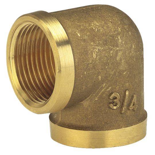 Coude en laiton avec filetage intérieur, marquage '3/4' sur le côté. Convient pour les conduites de tuyauterie.
