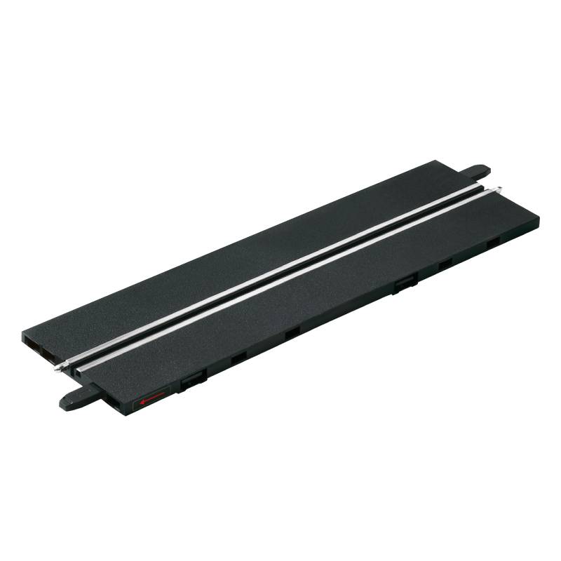 Une pièce rectangulaire en plastique avec une bande blanche s'étendant en son centre et des poignées sur les côtés, probablement un accessoire.