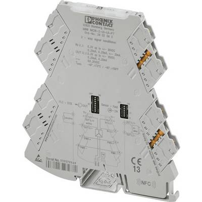 Un appareil électronique gris en forme de triangle, doté de connexions et d'étiquettes. Il s'agit d'un convertisseur de signaux.