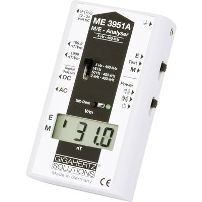 L'analyseur de champ 'ME 3951A M/E-Analyser' de Gigahertz Solutions, indique 31,0 nT. Convient pour mesurer les champs électromagnétiques. Fabriqué en Allemagne.