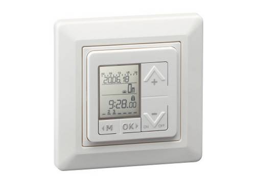 Paladin 23321 Programmateur horaire pour prise électrique numérique  programme journalier, programme hebdomadaire   IP20