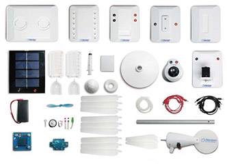 Ensemble 'Perrin Inverter-Ventilateur à Énergie Libre Rechargeable' avec des cellules solaires, batteries, câbles et unité de contrôle, sur fond blanc.