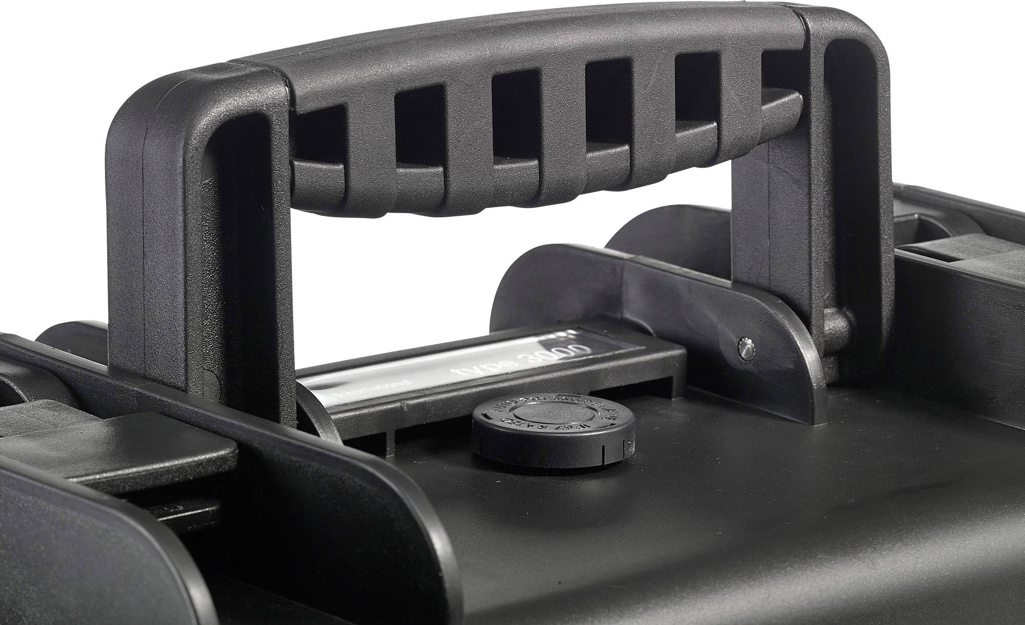 Une poignée en plastique noir sur une valise. La poignée présente une surface robuste et striée pour une meilleure préhension.