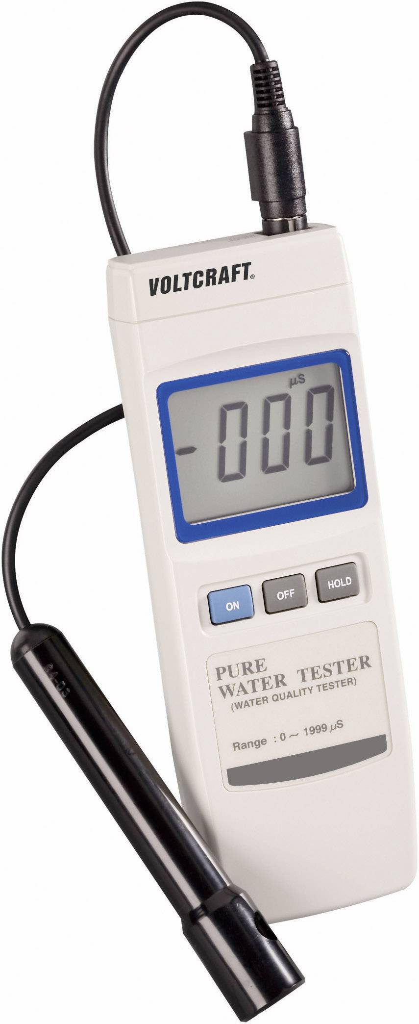 Un appareil portable de mesure de la qualité de l'eau doté d'un grand affichage numérique et d'une sonde noire, portant l'inscription 'TESTEUR D'EAU PURE'.