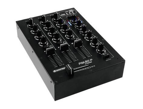Un mixeur audio noir avec plusieurs potentiomètres rotatifs et faders sur le dessus, adapté aux DJ ou au mixage sonore.
