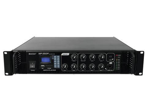 Un amplificateur audio noir avec plusieurs boutons de réglage et un affichage numérique sur la face avant pour contrôler le volume et les paramètres.