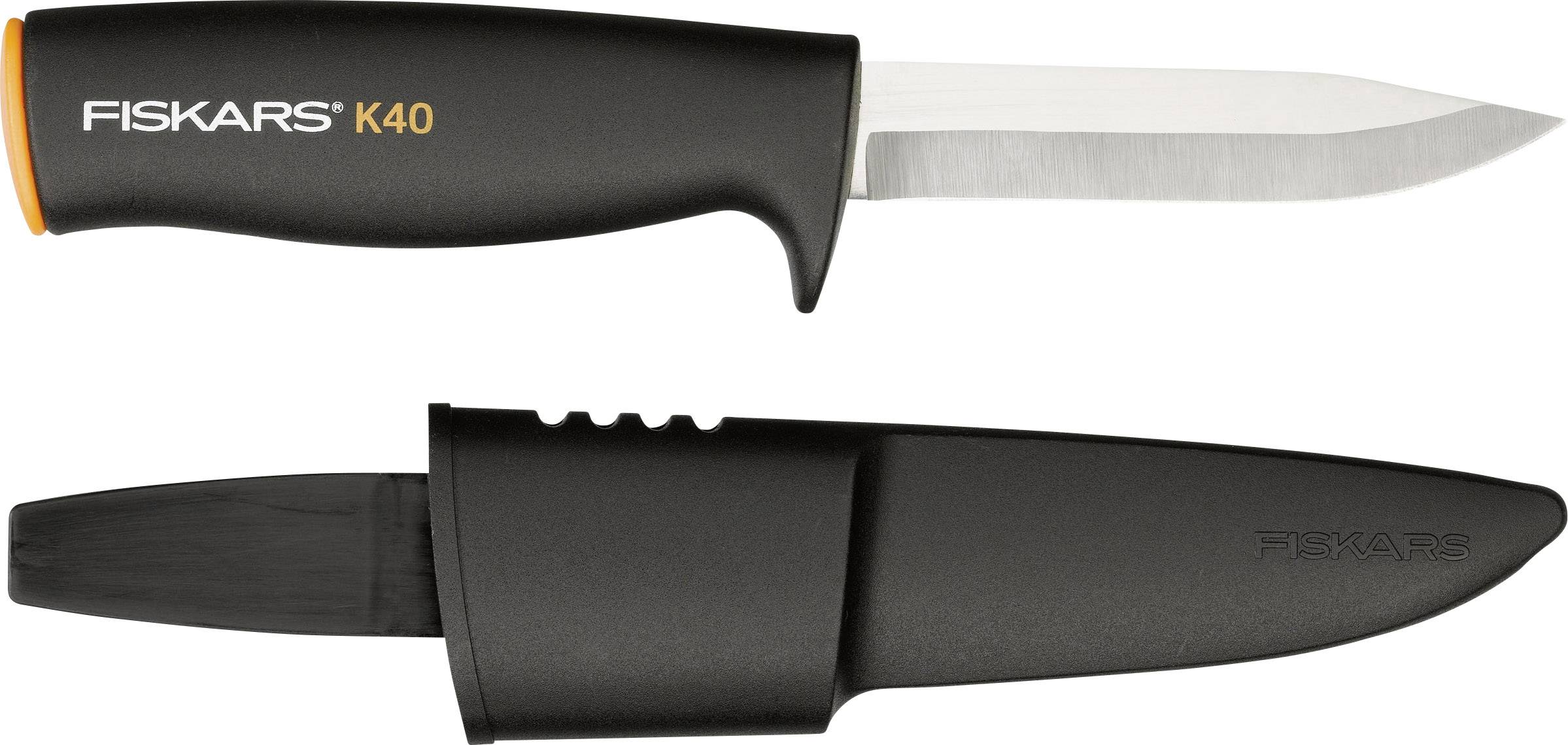Deux couteaux dans l'illustration : Un noir avec l'inscription orange 'Fiskars K40' et un étui noir, également marqué 'Fiskars'.