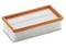 Filtre à air rectangulaire avec bordure orange et lamelles blanches, vu sous un angle légèrement incliné.