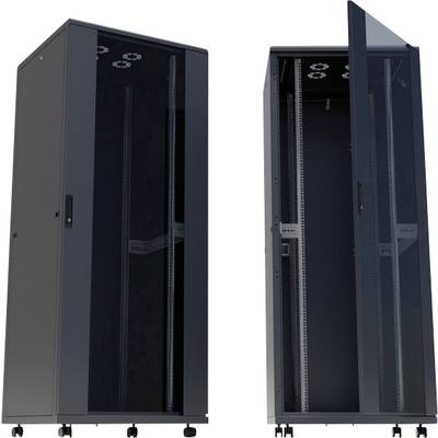 Deux racks serveurs noirs avec portes vitrées, l'un fermé et l'autre légèrement ouvert, montés sur roulettes pour une mobilité facilitée.