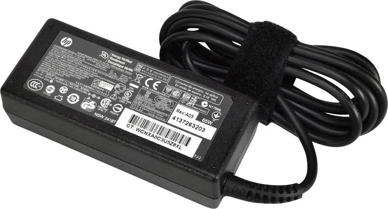 Chargeur d'ordinateur portable avec câble, boîtier noir, informations de marque et caractéristiques techniques sur l'étiquette.