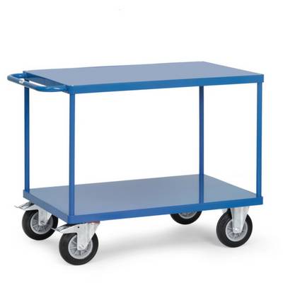 Chariot de transport bleu avec poignée, deux niveaux et quatre roues pivotantes. Adapté pour le transport de marchandises ou de matériaux.