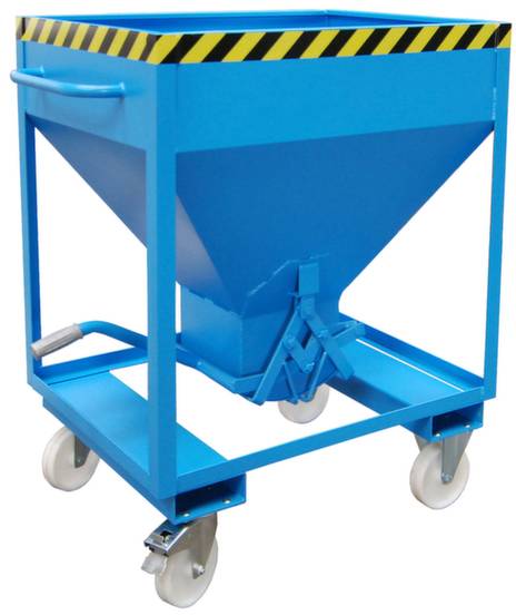 Conteneur industriel bleu sur roulettes avec des bandes jaunes d'avertissement sur le bord supérieur, adapté pour le transport de matériaux en vrac.
