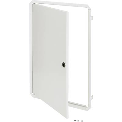 Une porte blanche en métal ouverte dans un encadrement, qui pivote vers la gauche. Elle est légèrement inclinée dans le cadre.