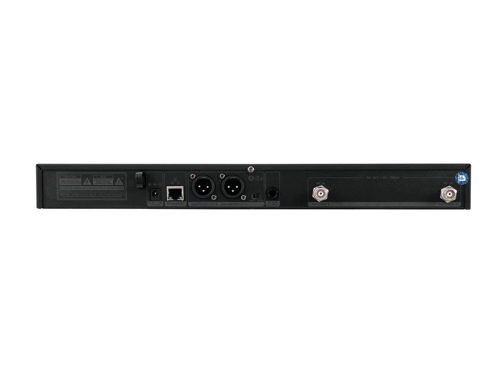 Arrière d'un appareil audio avec des connexions Ethernet et XLR ainsi qu'une prise secteur.