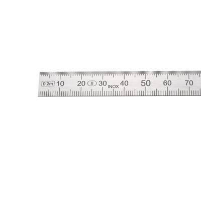 Une règle en métal avec une échelle en centimètres et millimètres, indiquant des longueurs jusqu'à 50 cm.