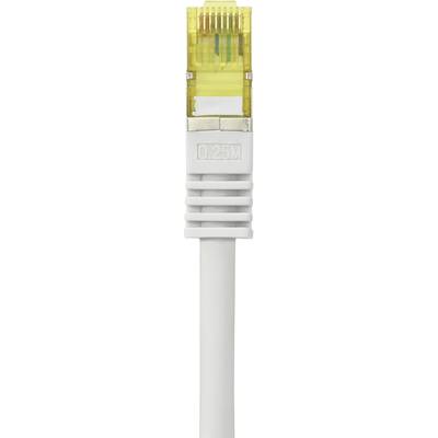 Gros plan d'une prise réseau RJ45 jaune portant l'inscription '0,25M' sur un câble blanc.