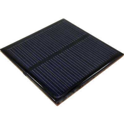 Gros plan d'une cellule solaire carrée avec des bandes bleues et noires qui convertit la lumière solaire en énergie électrique.