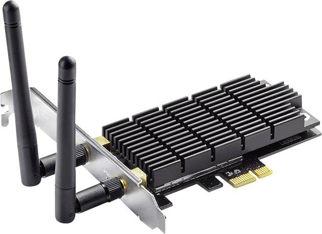 Carte réseau PCIe avec deux antennes noires et un dissipateur thermique, adaptée aux connexions sans fil dans un ordinateur.