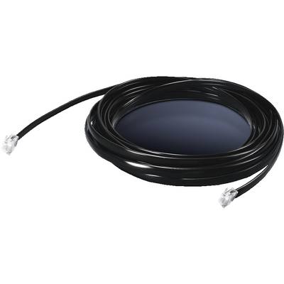 Un long câble Ethernet noir avec des connecteurs RJ45 à chaque extrémité, enroulé sur un fond sombre.