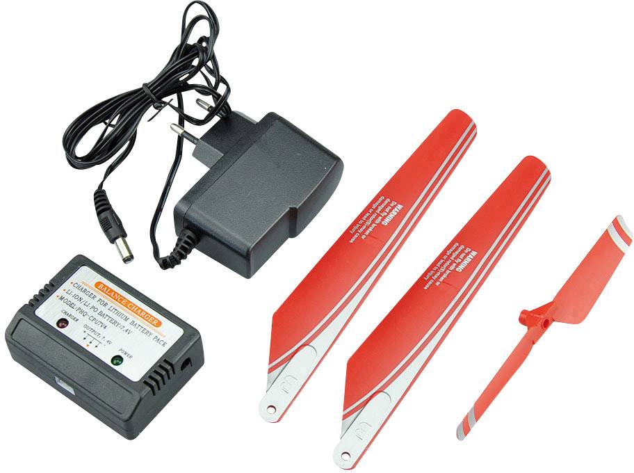 Bloc d'alimentation, chargeur et trois pales de rotor, deux rayées rouge et blanc et une petite en rouge, pour modèle réduit d'hélicoptère.